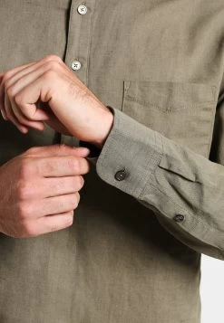 Pier One Chemise Prix Allégé Chemises Col Tunisien Homme -Fashion Zone Soldes f27e82a1f5c04d0a8e8edceaca2cc659