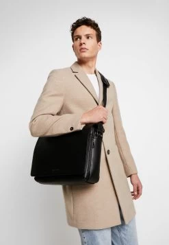 Pier One Meilleur Prix Garanti Sac Bandoulière Sacs Compartiment Pour Pc Portable Homme -Fashion Zone Soldes f63b1ed6c70f49aa94bf52e40da10f83