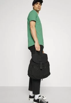 Pier One 5 PACK – T-shirt Basique Meilleur Prix Garanti T-shirts Col Rond Homme -Fashion Zone Soldes f75b8dc200be47c2b3fdd4bfec7195a3