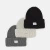 Pier One 3 PACK UNISEX – Bonnet Prix Acceptable Casquettes, Bonnets Et Chapeaux Chiné -Fashion Zone Soldes f7e664873d7a4e8981097777ebd53a69