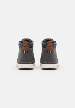 Pier One Baskets Montantes Discount En Ligne Baskets & Sneakers Rond Homme -Fashion Zone Soldes f8e6b3c8e74e40a1a0bf565728346dff