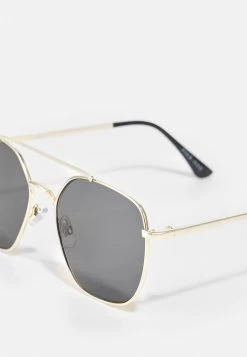 Pier One Lunettes De Soleil Prix Jamais Vus Aviateur Homme -Fashion Zone Soldes faedfd16dd364b14946fbbbd1fa735ea