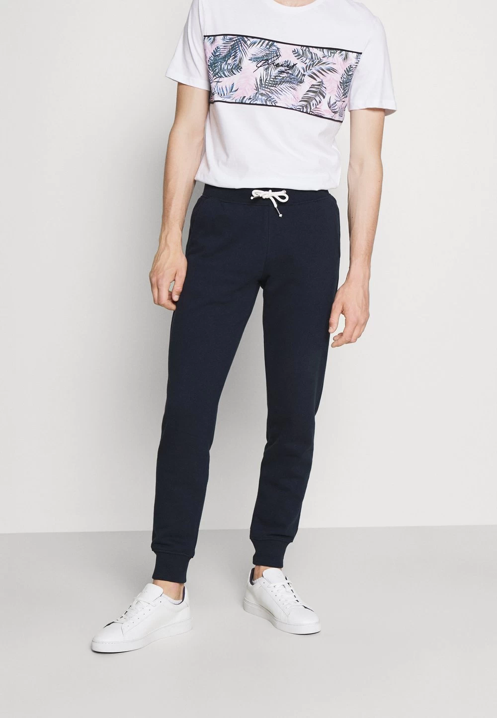 Pier One Pantalon De Survêtement Prix Bradés Pantalons Haute Homme 3 Pier One Pantalon De Survêtement Prix Bradés Pantalons Haute Homme